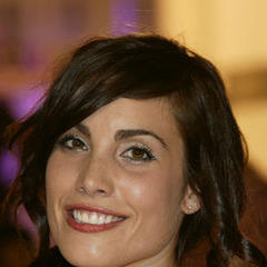 Portrait of Carly Pope