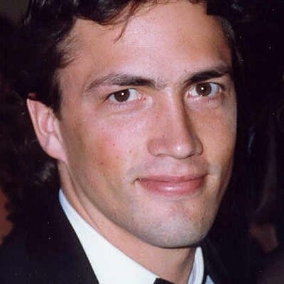 Portrait of Andrew Shue