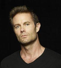 Portrait of Garret Dillahunt