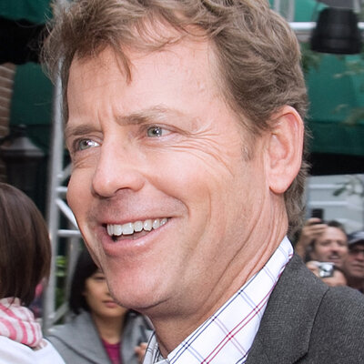 Portrait of Greg Kinnear