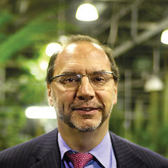 Portrait of Peter Piot