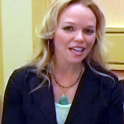Portrait of Lauren Bowles