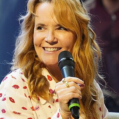 Portrait of Lea Thompson