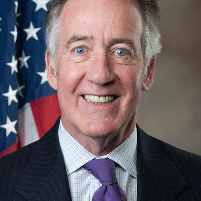 Portrait of Richard Neal
