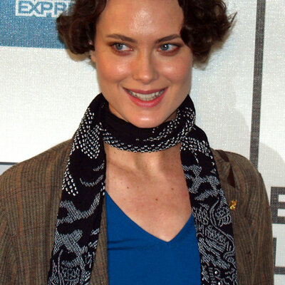 Portrait of Shalom Harlow