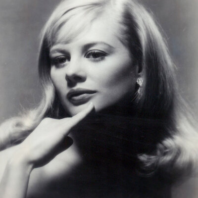 Portrait of Shirley Knight