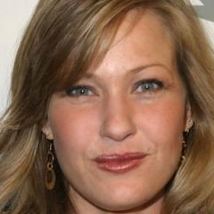 Portrait of Joey Lauren Adams