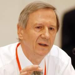 Portrait of Anthony Giddens