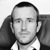 Portrait of Robert Macfarlane