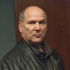 Portrait of John Kapelos
