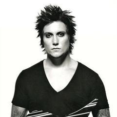 Portrait of Synyster Gates