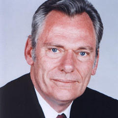 Portrait of Aaron Elkins