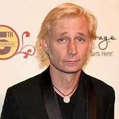 Portrait of Mike Dirnt