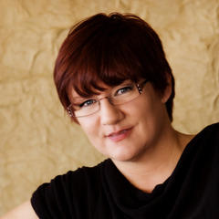 Portrait of Darynda Jones