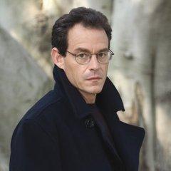 Portrait of Daniel Silva