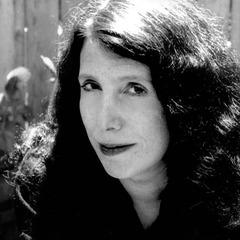 Portrait of Caroline Leavitt