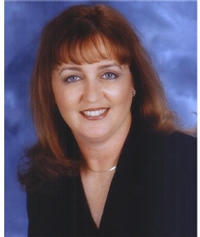 Portrait of Lynn Viehl