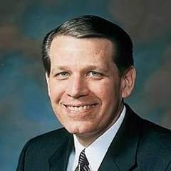 Portrait of Donald L. Hallstrom
