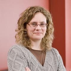 Portrait of Stephanie Pearl-McPhee