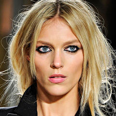 Portrait of Anja Rubik