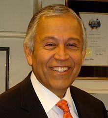 Portrait of Henry Bonilla
