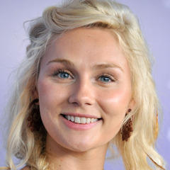 Portrait of Clare Bowen