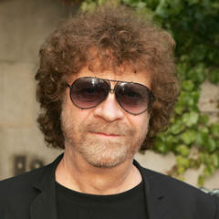 Portrait of Jeff Lynne