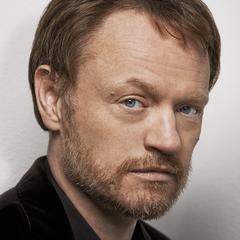 Portrait of Jared Harris