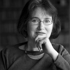 Portrait of Lucia Perillo