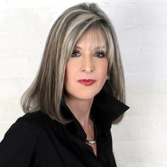 Portrait of Hank Phillippi Ryan