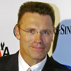 Portrait of Howie Long