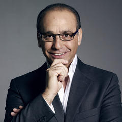 Portrait of Theo Paphitis