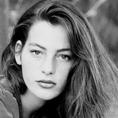 Portrait of Ayelet Zurer