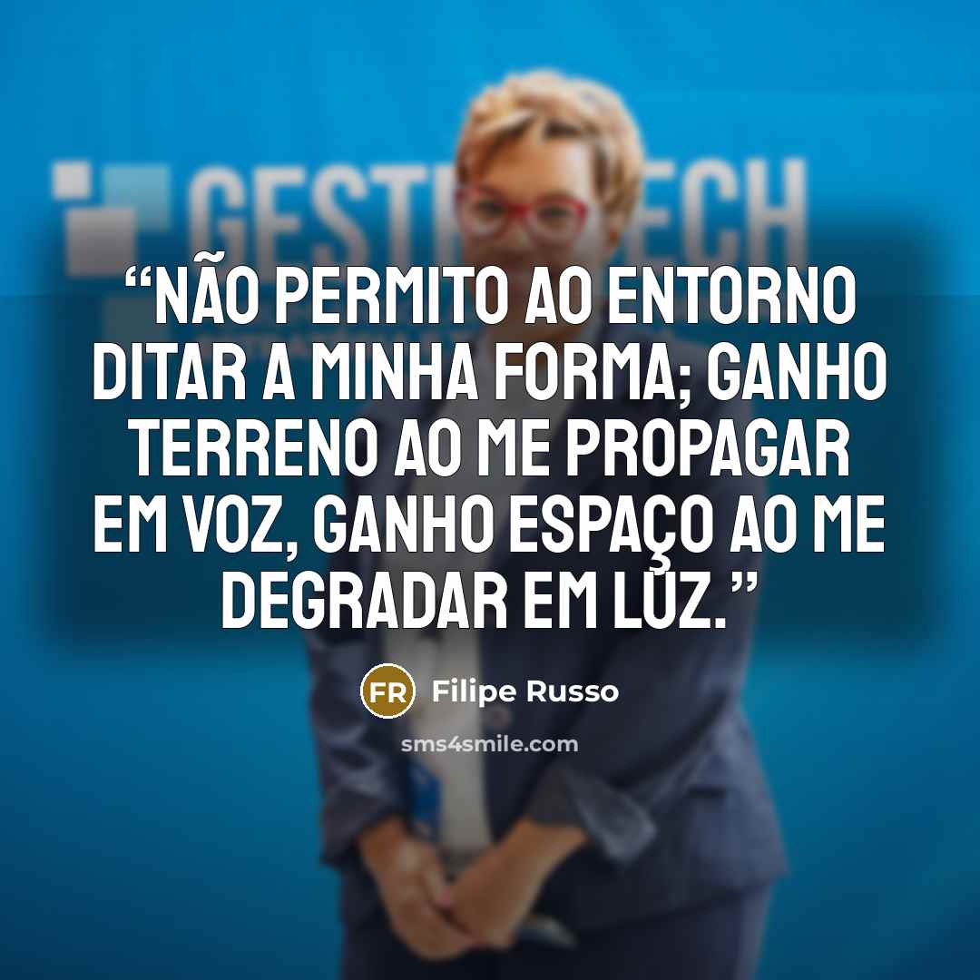 “Não permito ao entorno ditar a minha forma; ganho terreno ao me propagar em voz, ganho espaço ao me degradar em luz.” quote by Filipe Russo