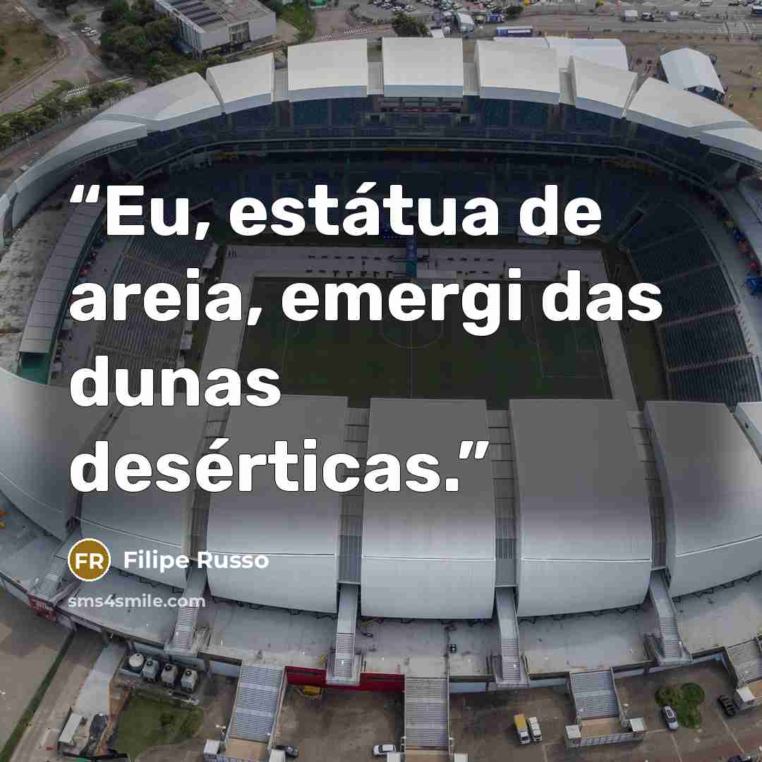 “Eu, estátua de areia, emergi das dunas desérticas.” quote by Filipe Russo