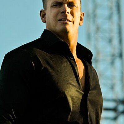 Alex Riley