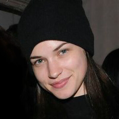 Portrait of Alexis Knapp