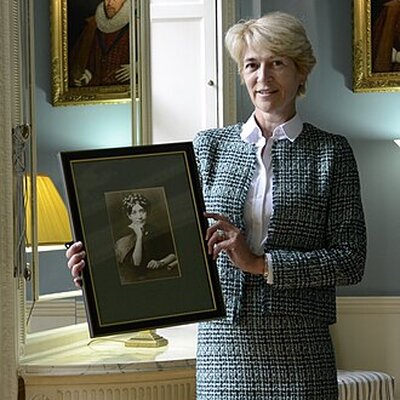 Portrait of Angela Thomas