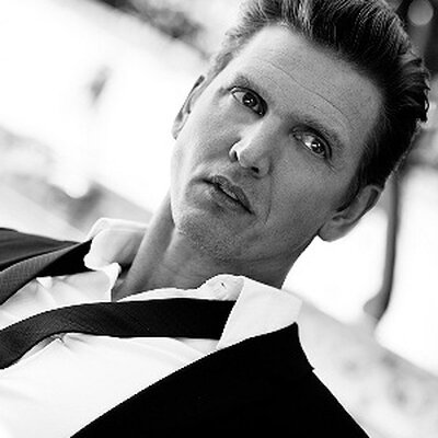Portrait of Barry Pepper