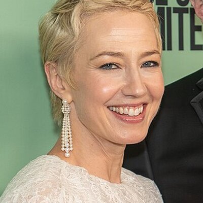 Portrait of Carrie Coon