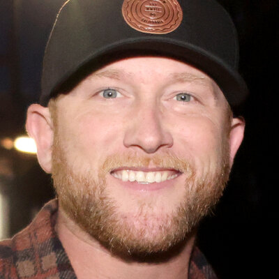 Portrait of Cole Swindell