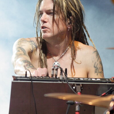 Portrait of Dizzy Reed