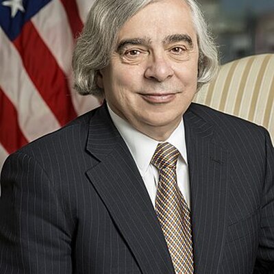Portrait of Ernest Moniz