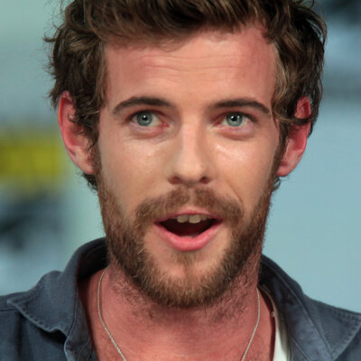 Portrait of Harry Treadaway