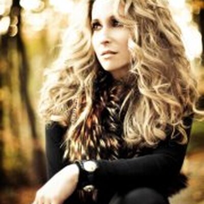 Portrait of Heidi Newfield