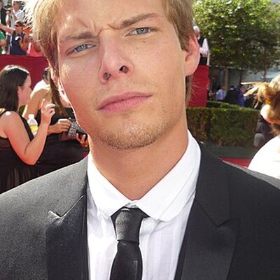 Portrait of Hunter Parrish