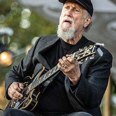 Portrait of John Scofield