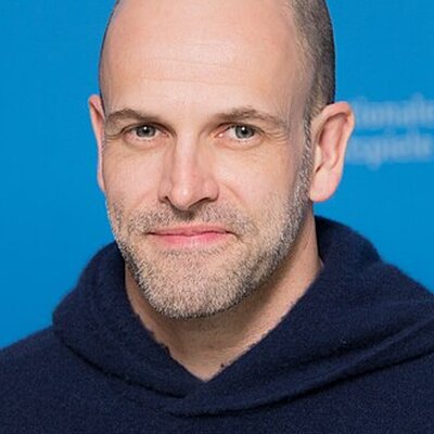 Jonny Lee Miller