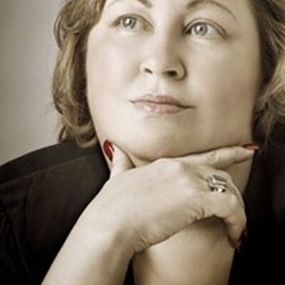 Portrait of Kay Hooper