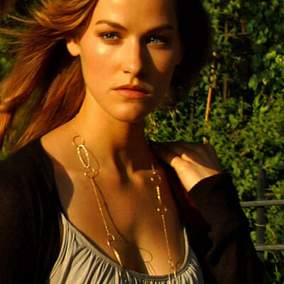 Kelly Overton